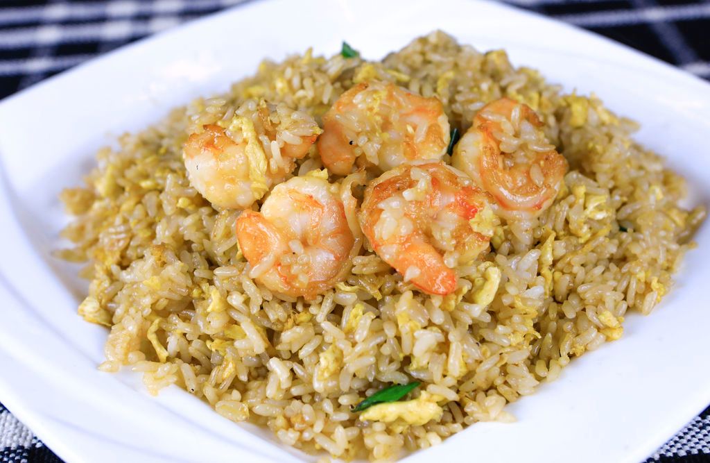 R4. Shrimp Fried Rice R4. 虾炒饭