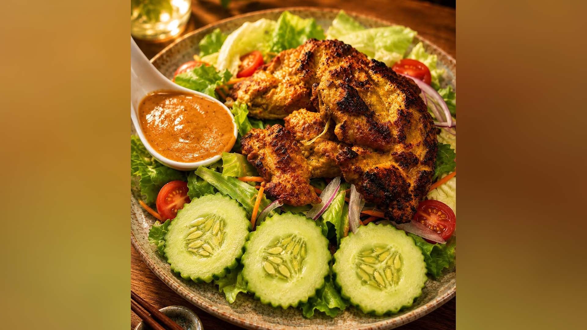 S10.Chicken Satay Salad