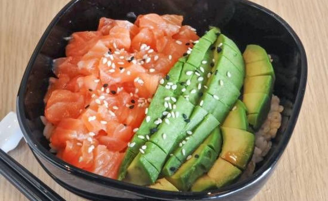 AR5. Saumon et avocat sur riz