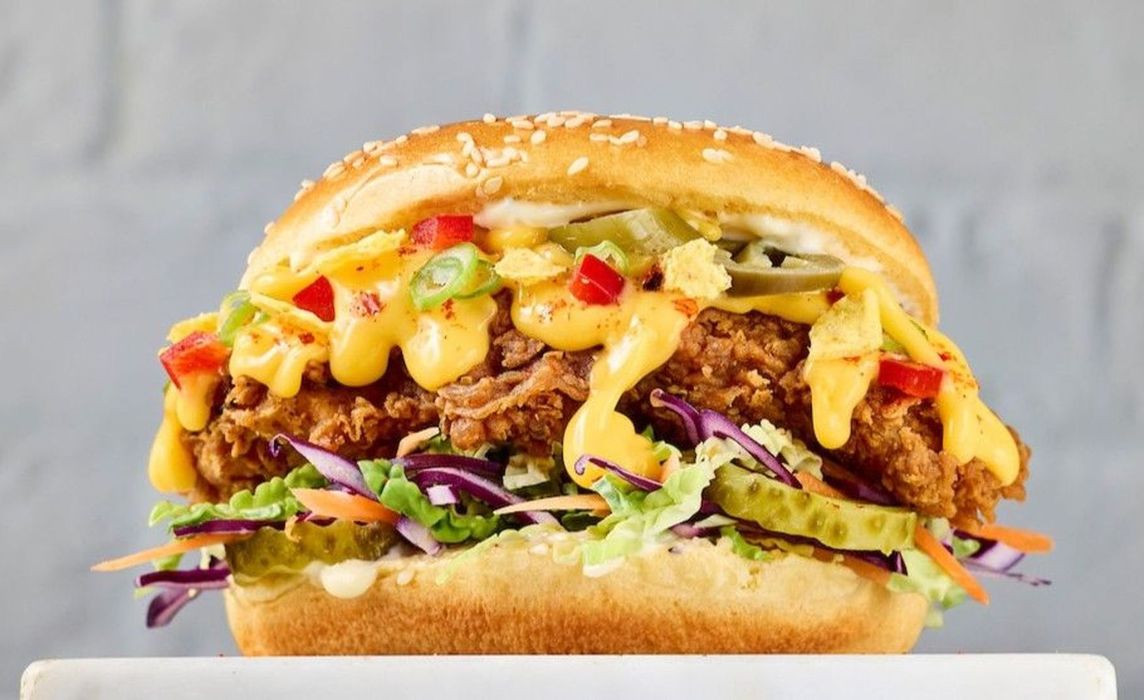 Cheesy Nachos Burger