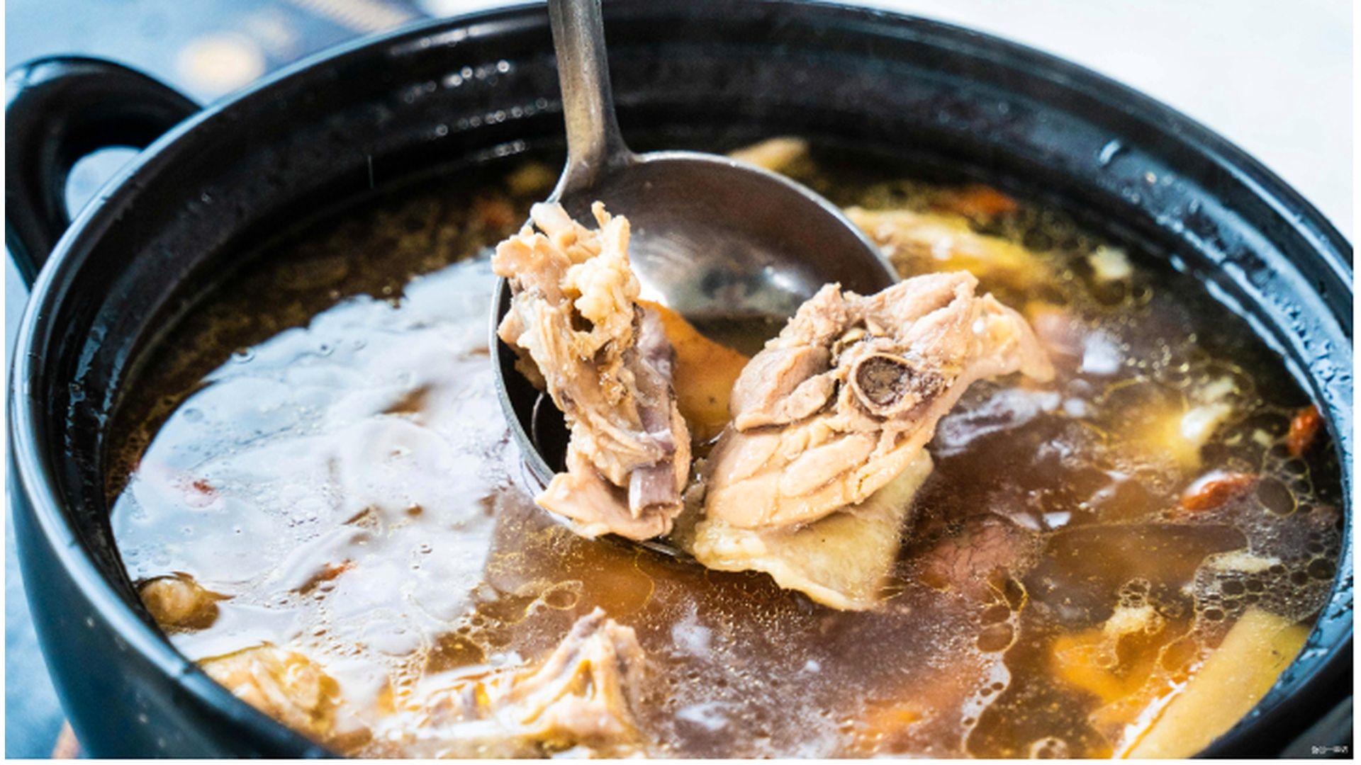 Chicken Stew-五指毛桃炖土鸡