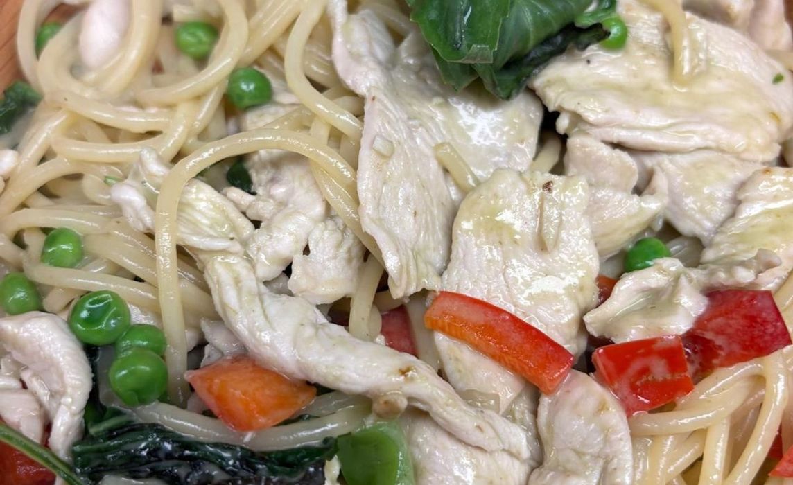 SPAGHETTI CURRY VERT POULET