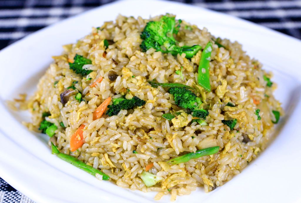 R6. Vegetable Fried Rice R6. 素炒饭