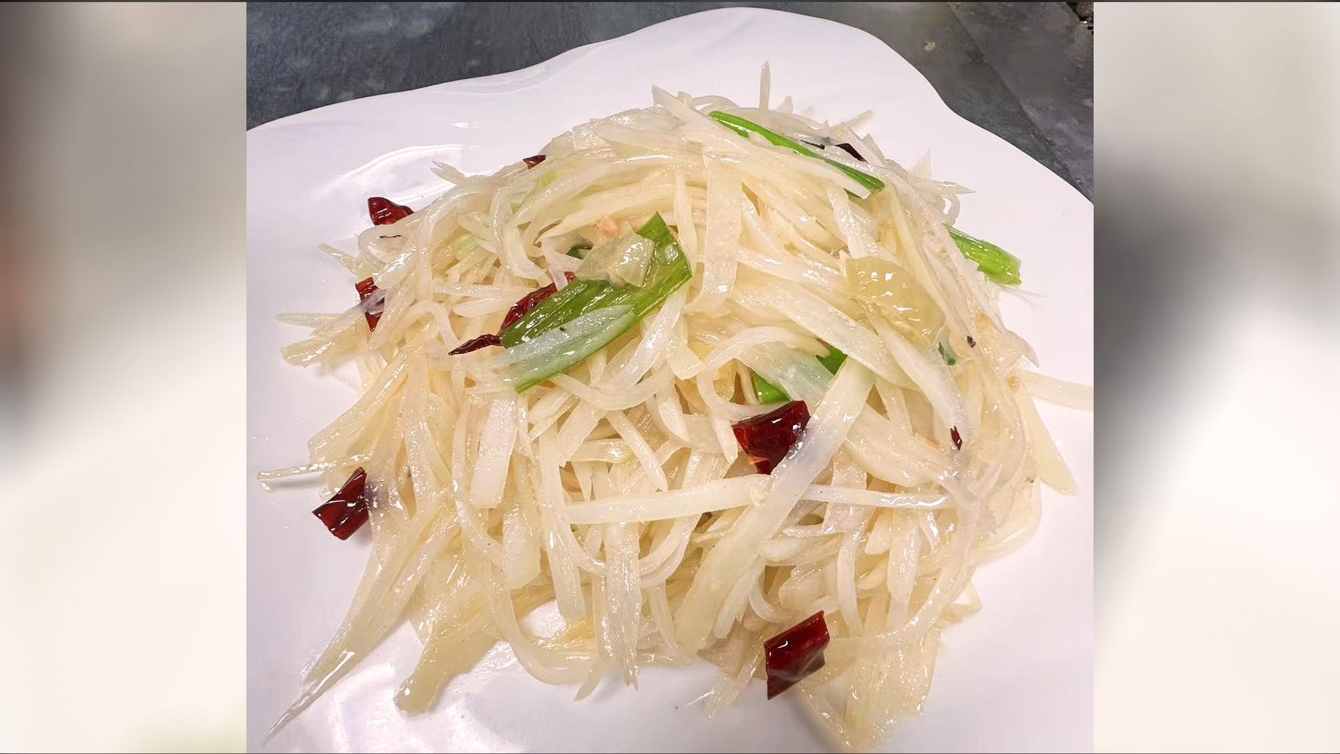 Chinese Potato Stir-Fry-酸辣土豆丝