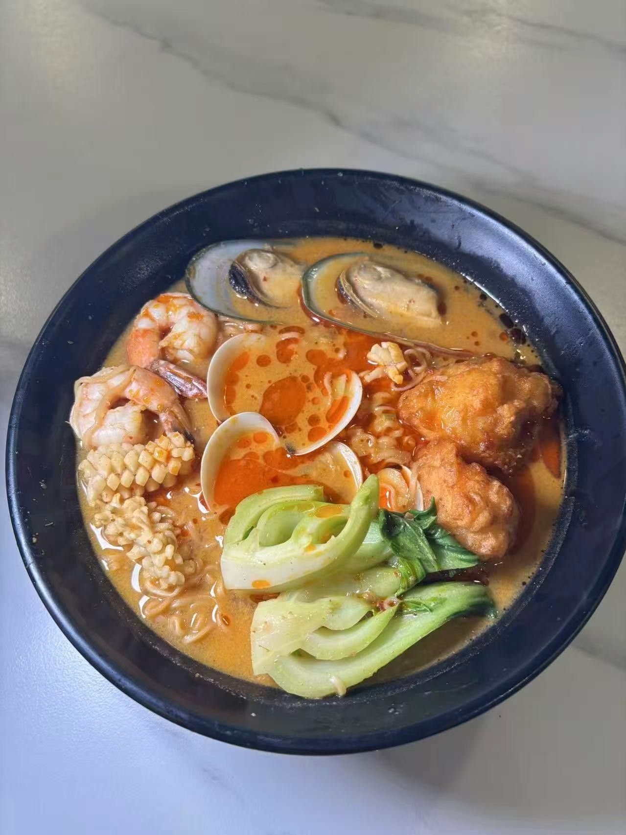 Tom Yum Kung Seafood Mama Noodle
