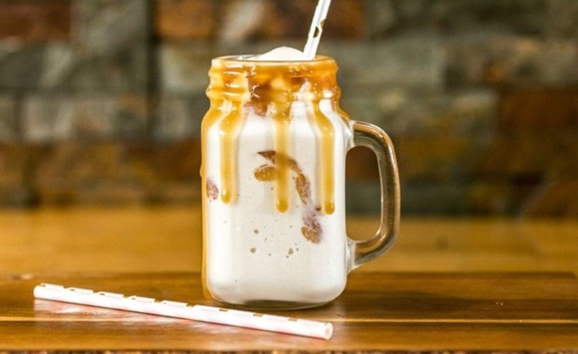 SALTED CARAMEL MILKSHAKE