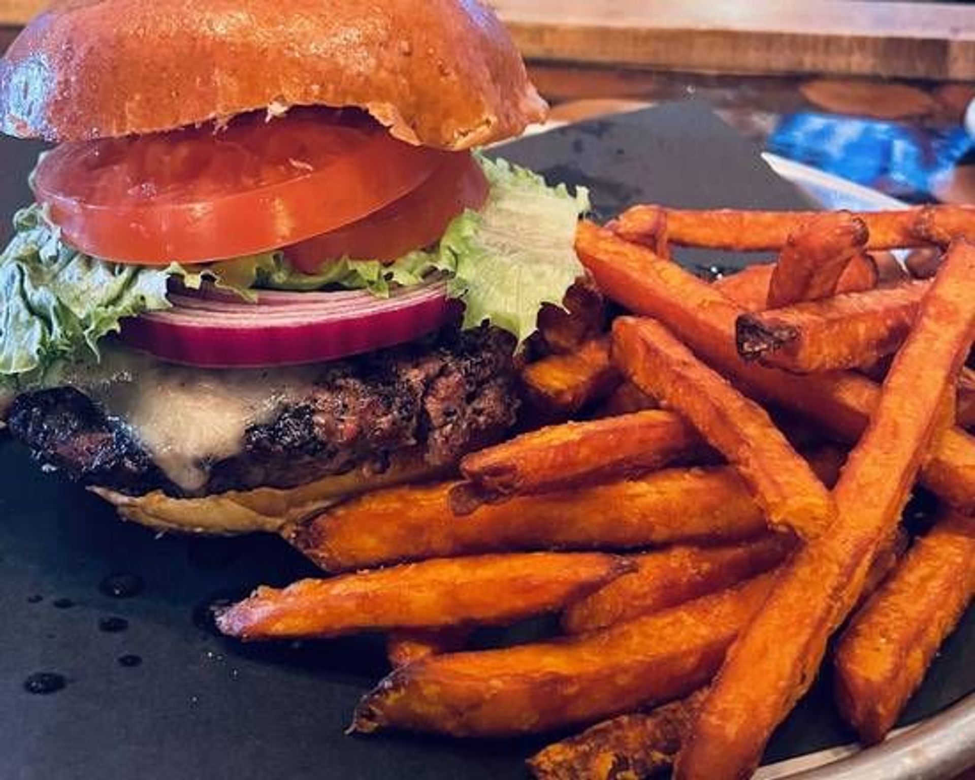 Classic Tavern Angus Burger