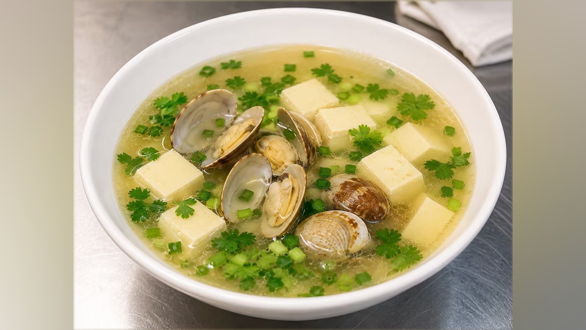Cilantro & Clam w. Tofu Soup