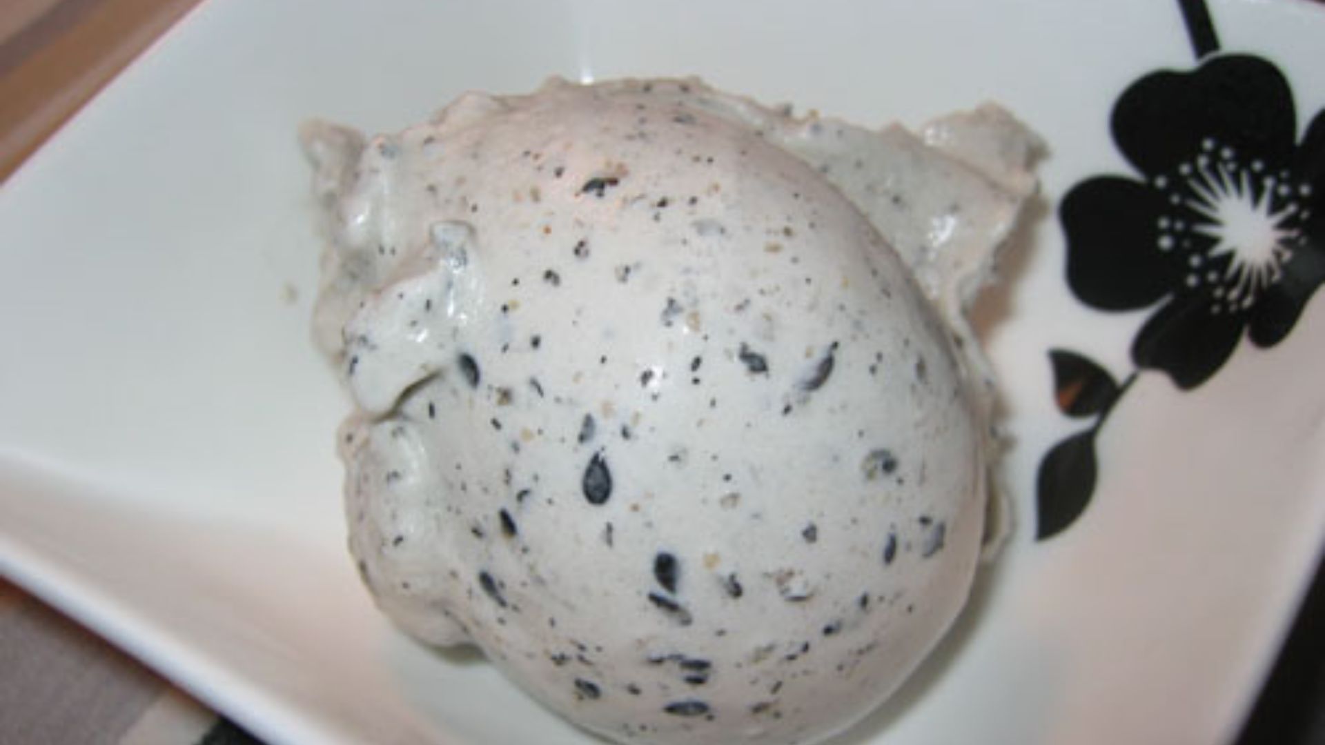 Sesame Ice Cream