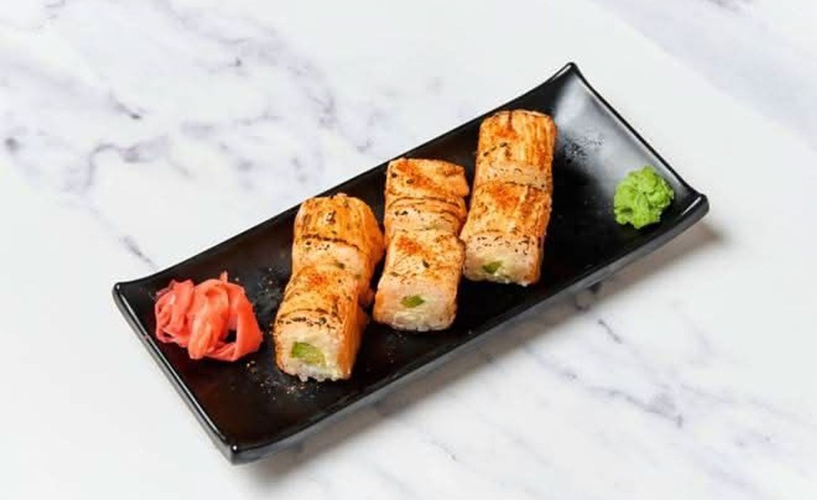Salmon rolls - tataki avocat