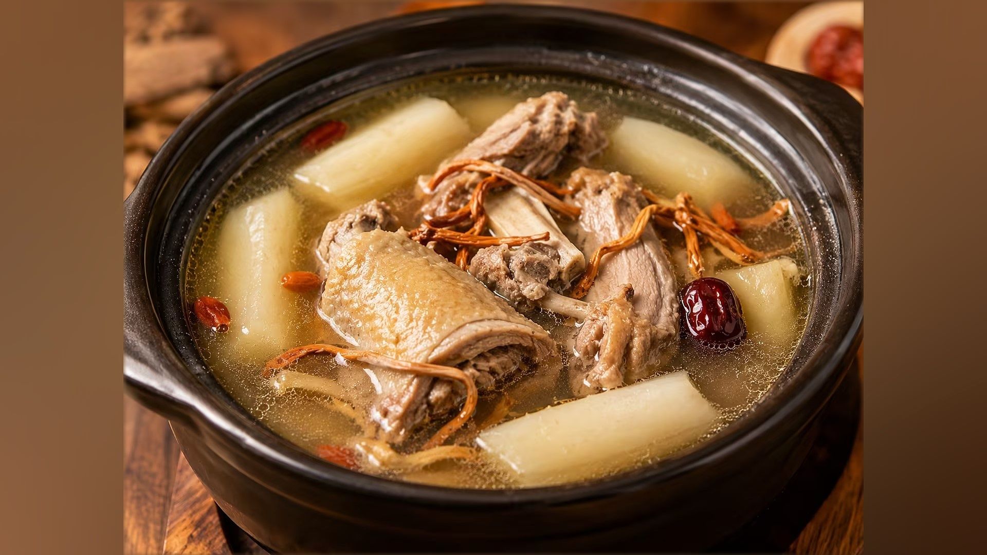 Duck Soup w.Mushroom & Chinese Yam-菌菇山药老鸭汤