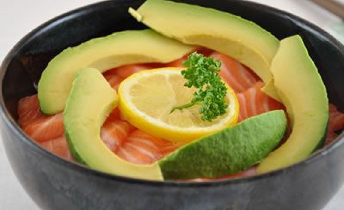 Menu 31+avocat. Menu chirashi saumon avocat don