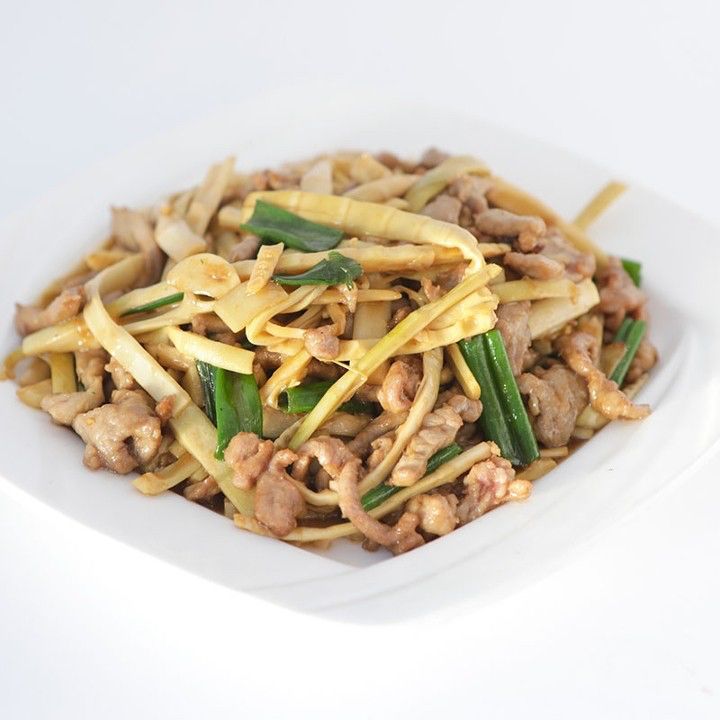 F18. Shredded Pork With Bamboo F18. 香笋肉丝