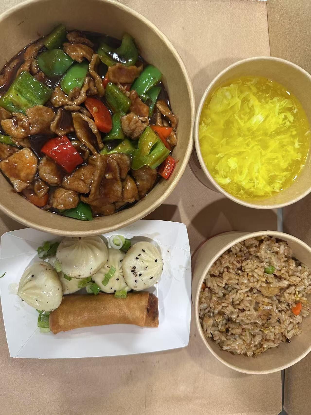 Sautéed Beef With Green And Red Pepper + Thumb Size Pan Fried Bun (5P)Pork + Spring Roll + (Hot And 