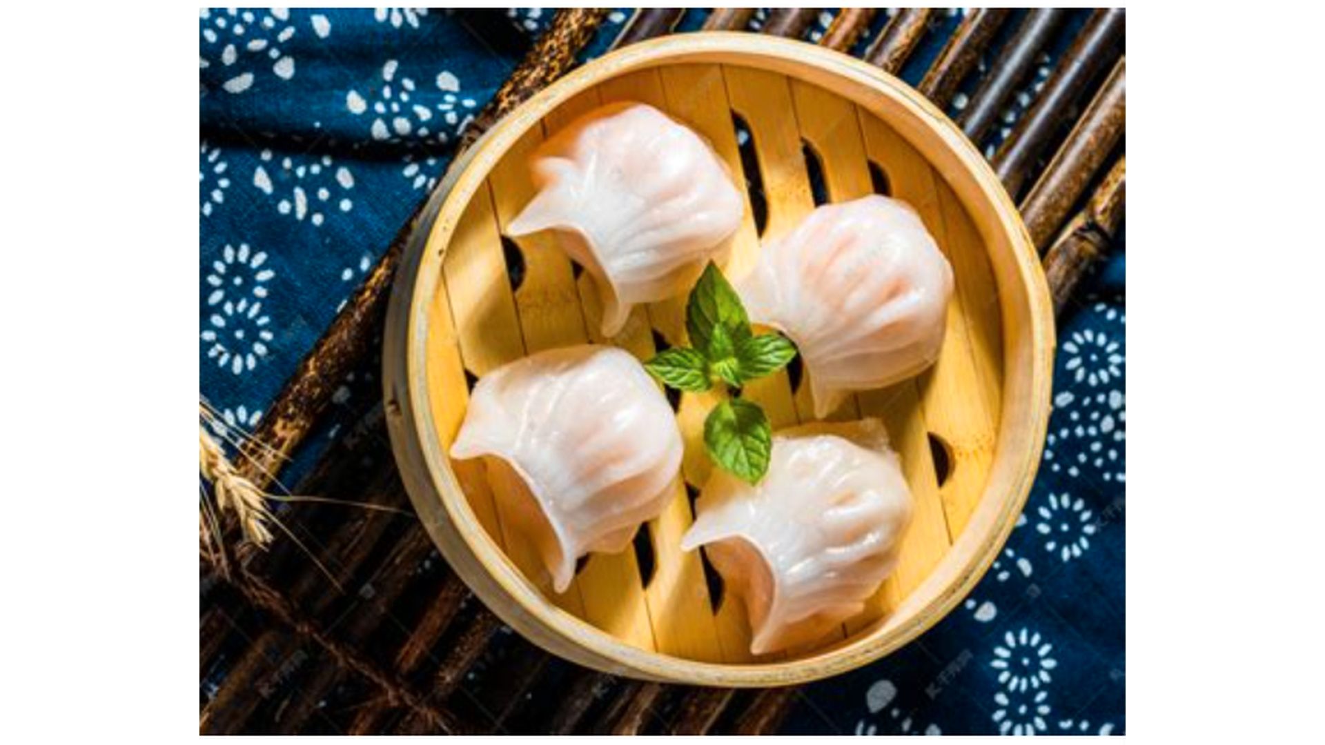 Steamed Crystal Shrimp Dumplings (6)