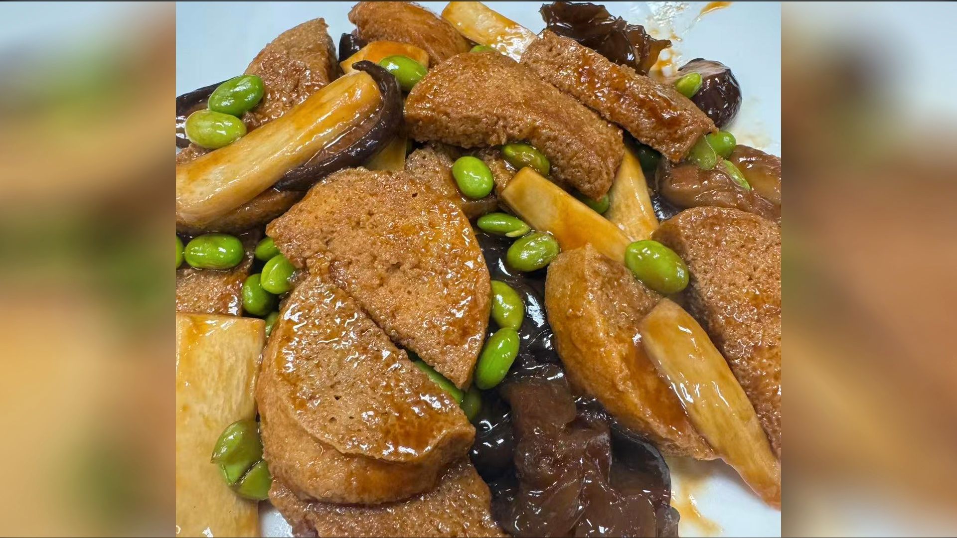 Vegetarian Chicken w.Fungus & Edamame-素鸡毛豆炒木耳