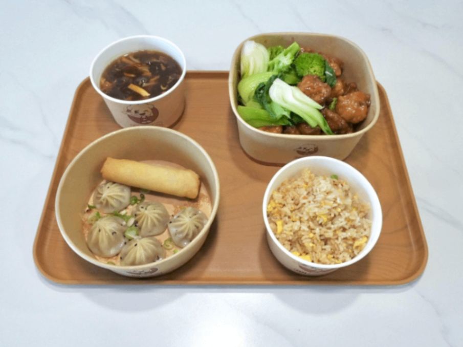 Chicken With Tan Peel + Thumb Size Pan Fried Bun (5P)Pork + Spring Roll + Bok Choy+ Hot And Sour Sou
