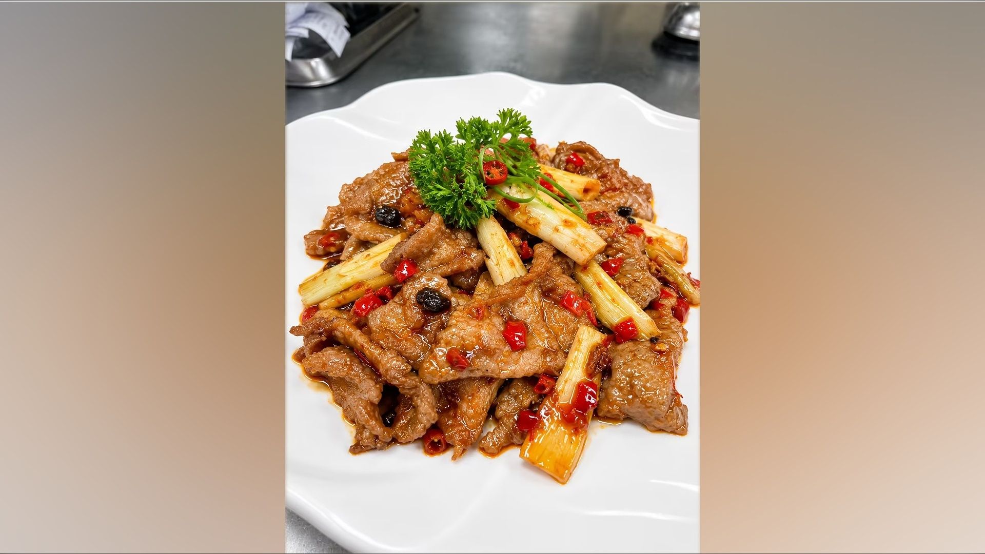 Hunan Style Sauteed Beef-湖南小炒牛