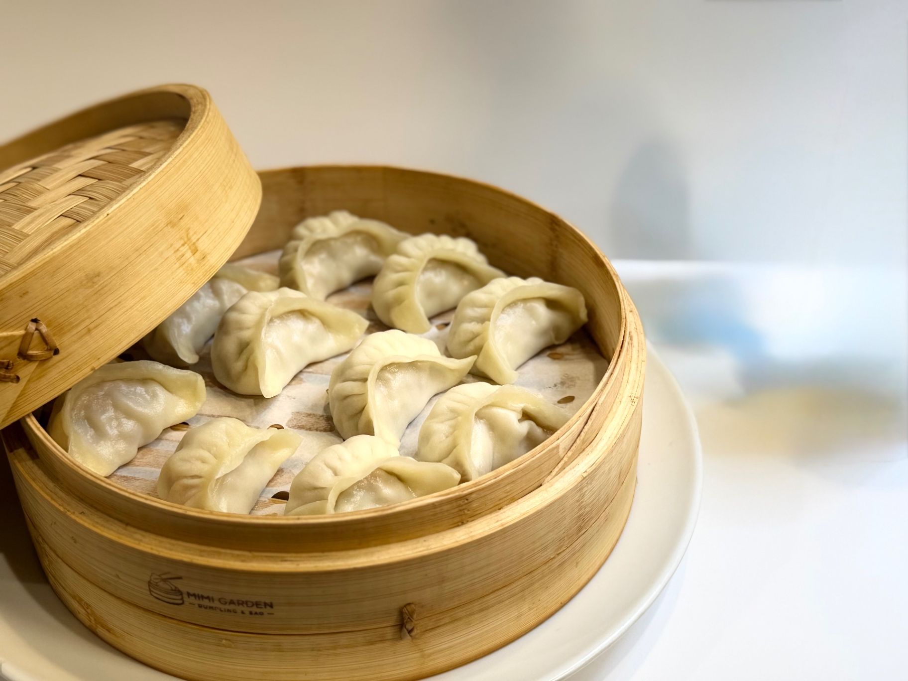 B6. Steamed Chicken Dumplings (10 Pcs) 鸡肉蒸饺