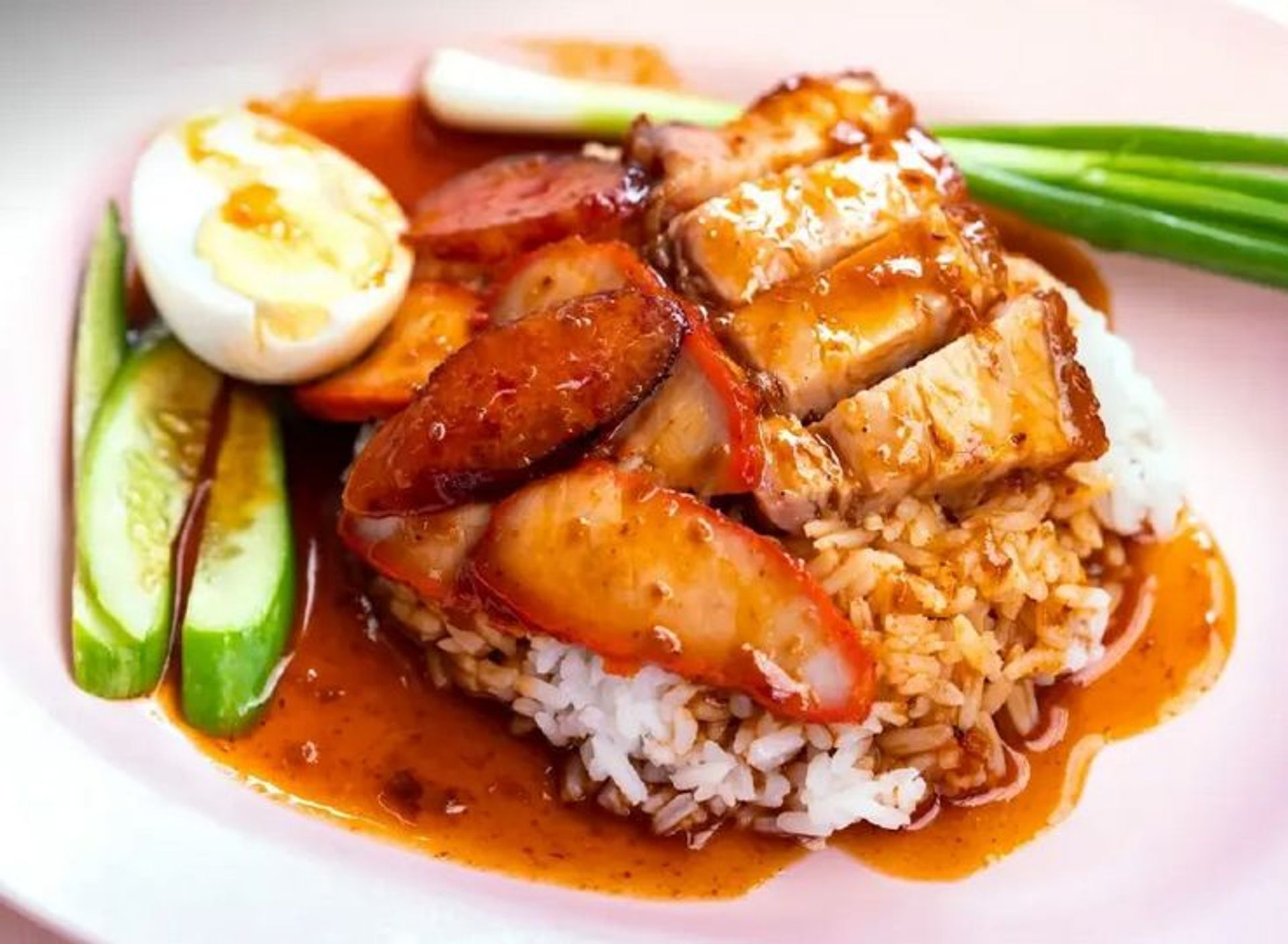 Khao Mu Daeng