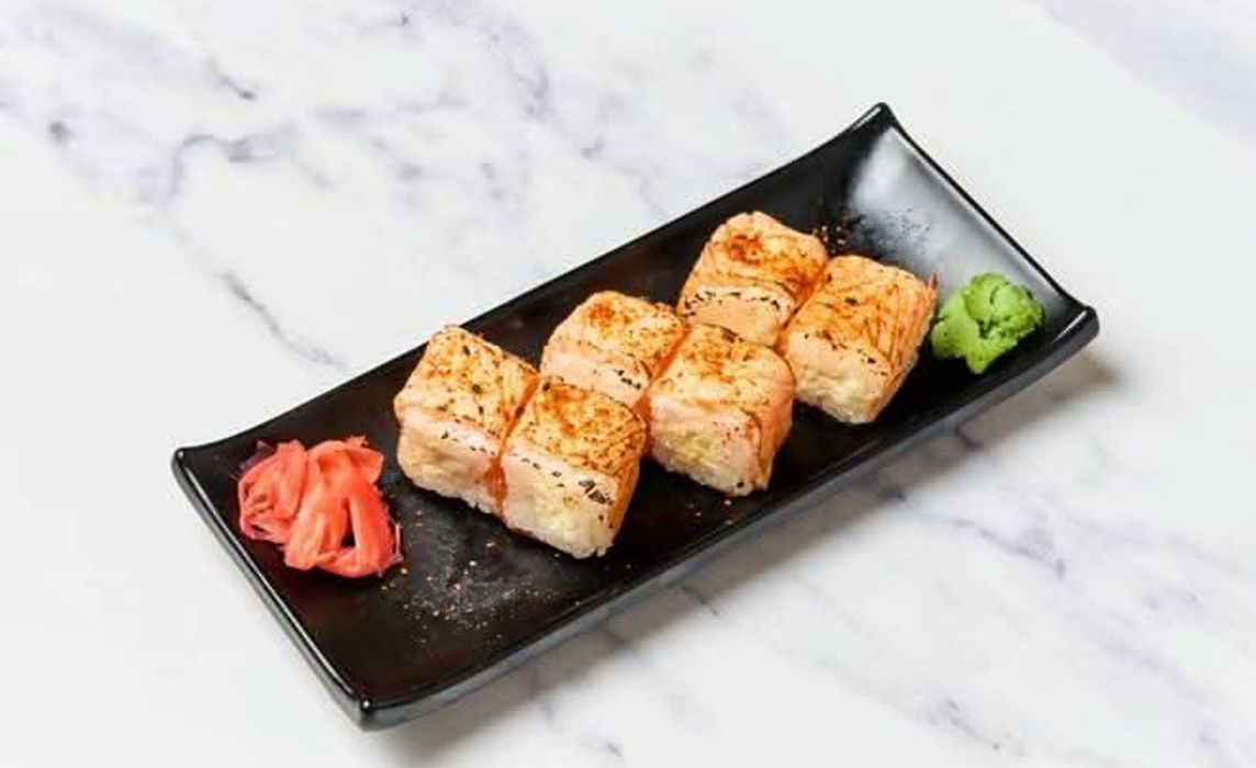 Salmon rolls - tataki cheese