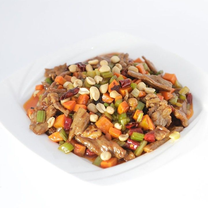 B6. Kung Pao Beef B6. 宫保牛