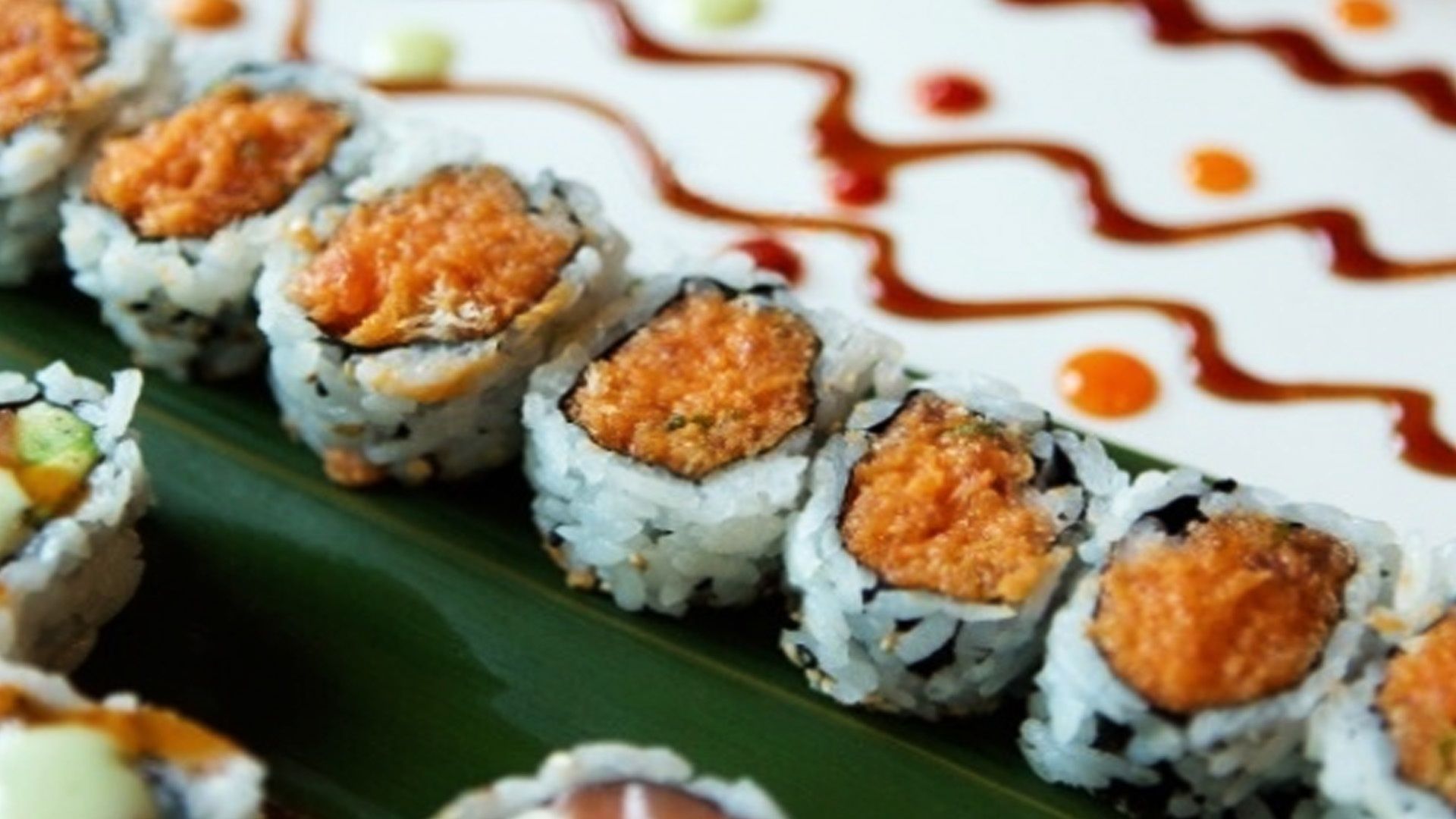 Spicy Crunchy Salmon Roll