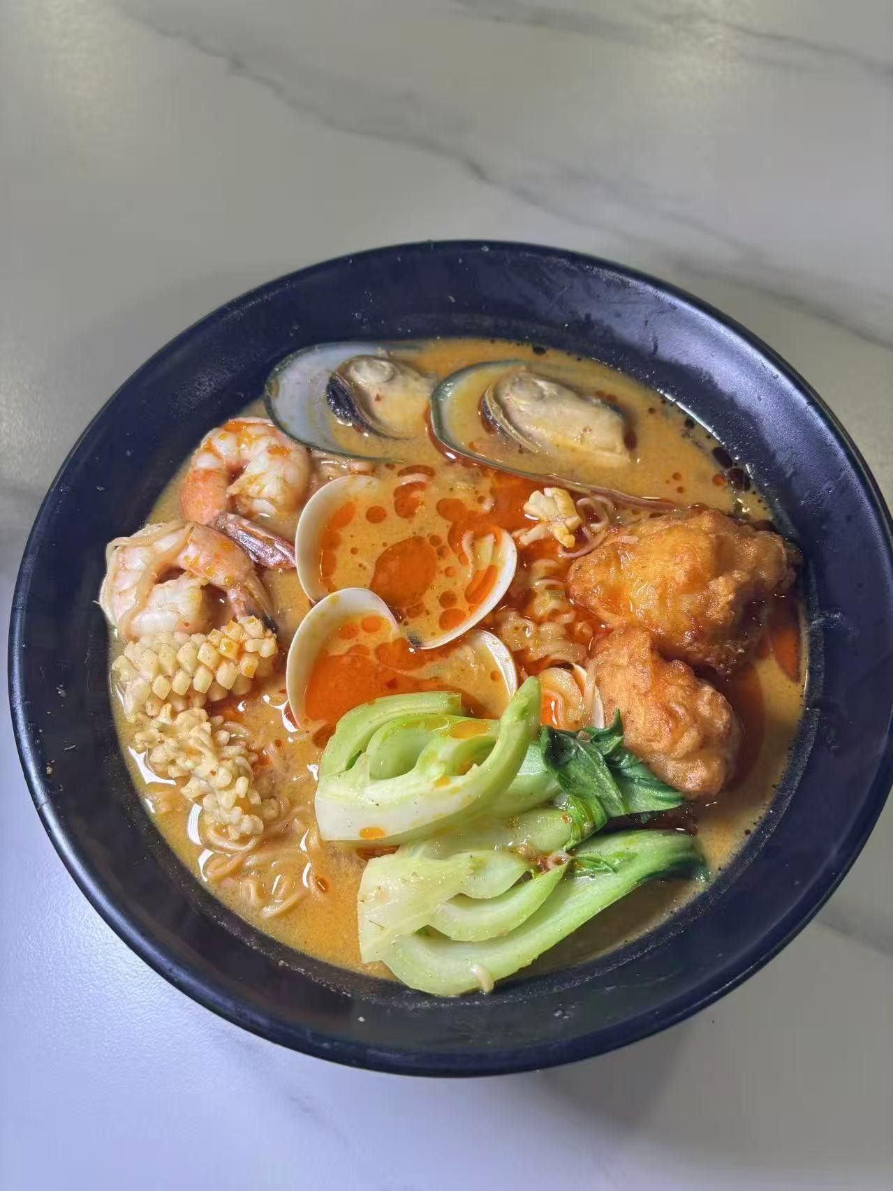 Tom Yum Kung Seafood Mama Noodle