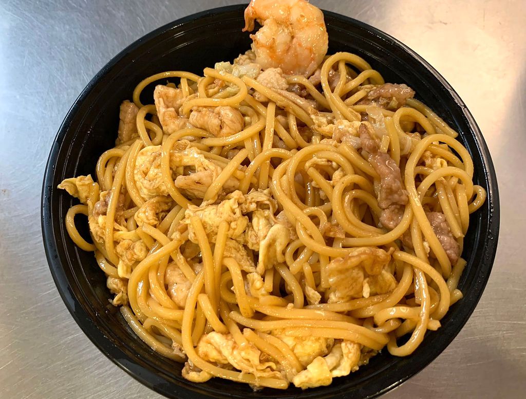 R7. Combination Lo Mein R7. 本楼捞面