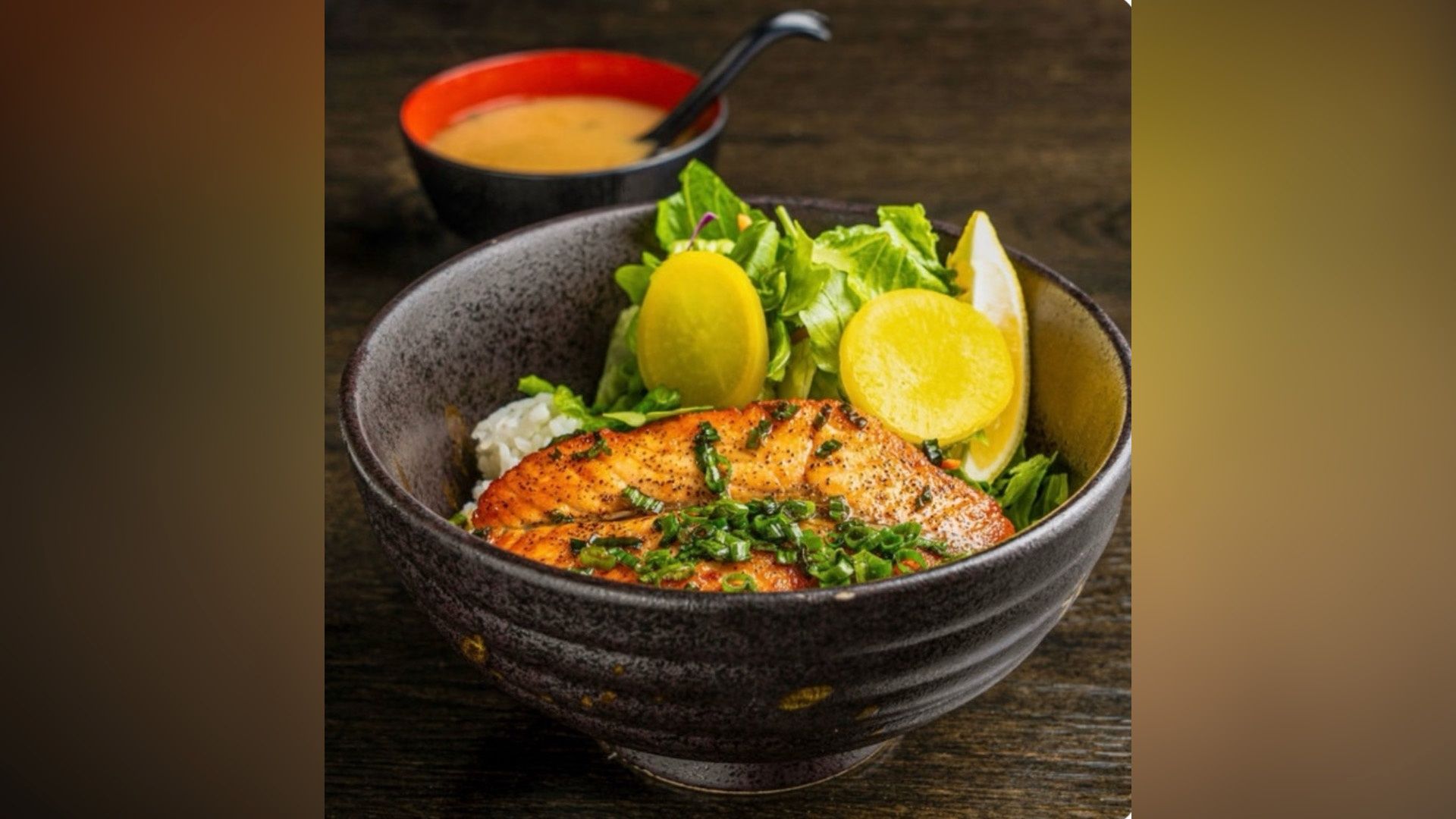 R8.Salmon Donburi