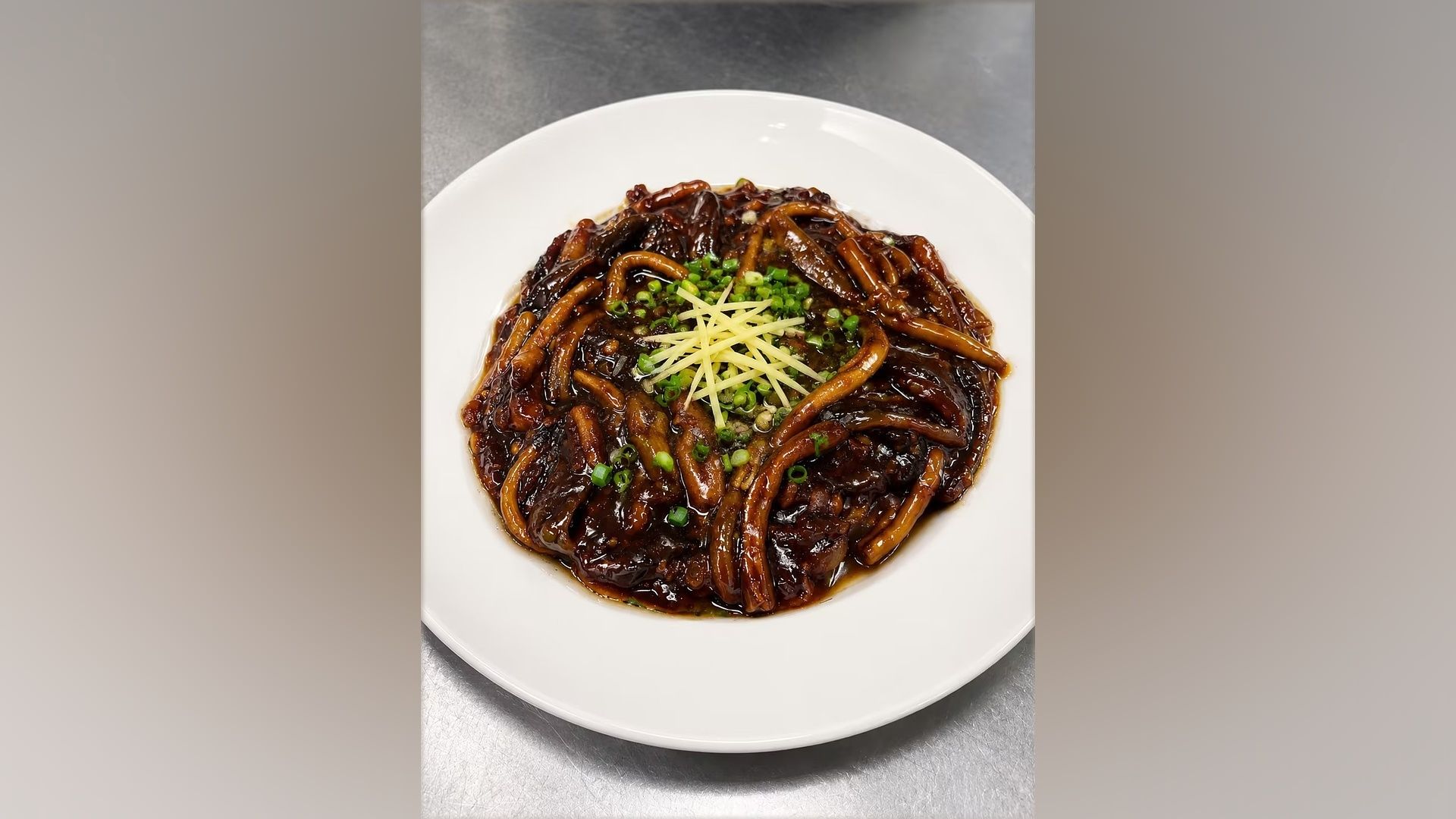 Garlic Shredded Eel -响油鳝丝