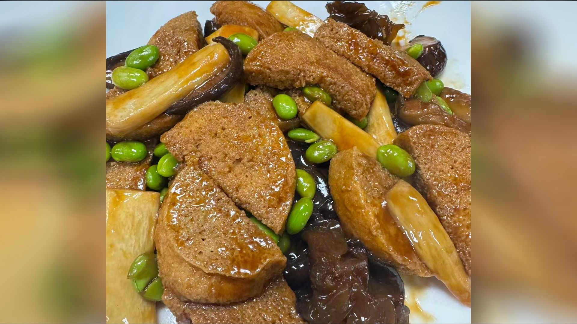Vegetarian Chicken w.Fungus & Edamame-素鸡毛豆炒木耳