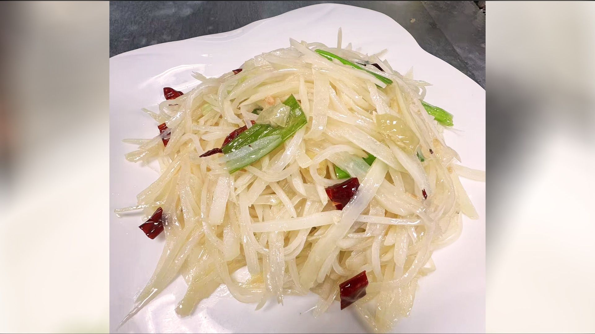 Chinese Potato Stir-Fry-酸辣土豆丝