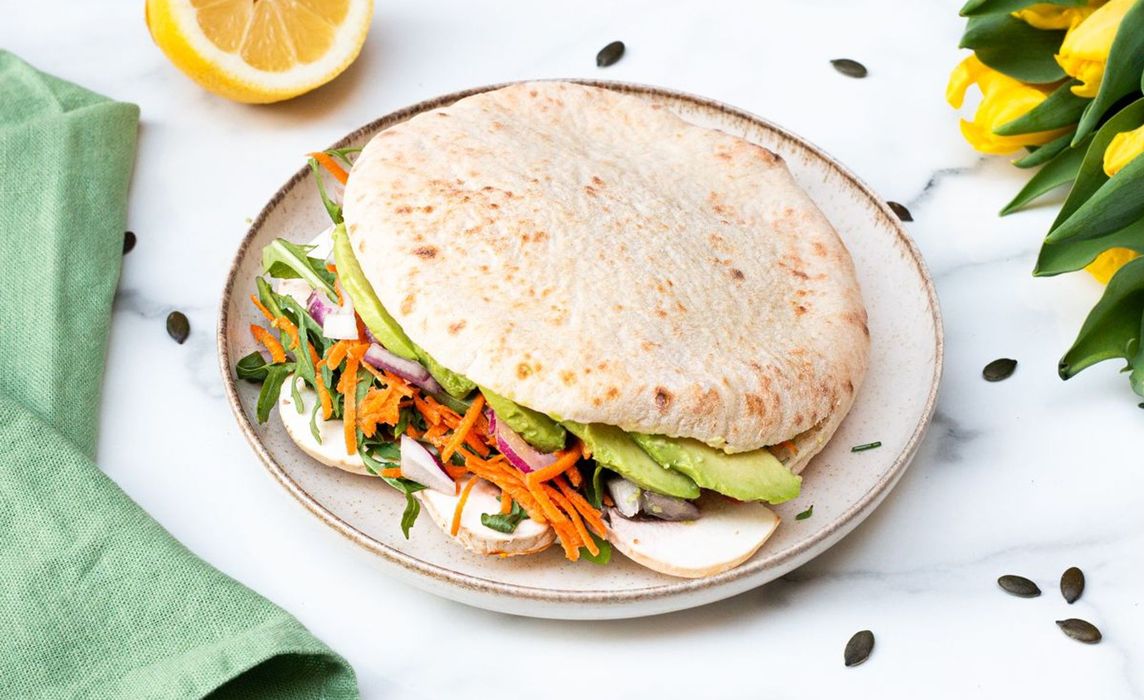 PITA AVOCAT / CREAM CHEESE