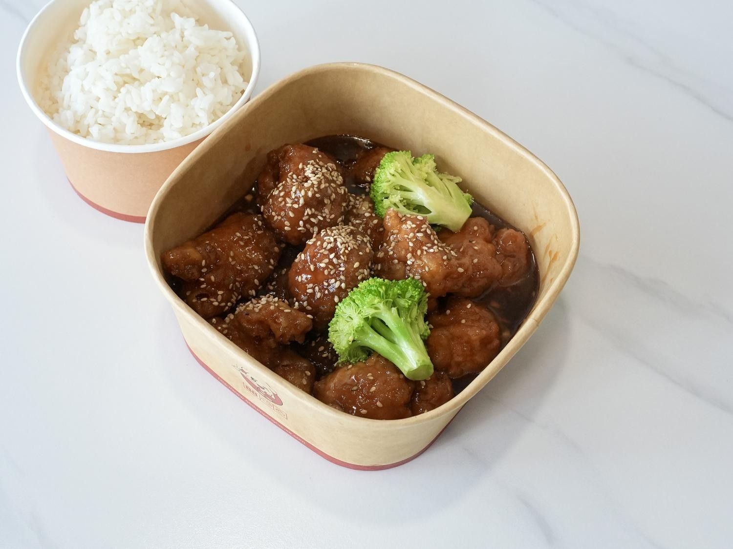 Sesame Chicken (W. Rice)